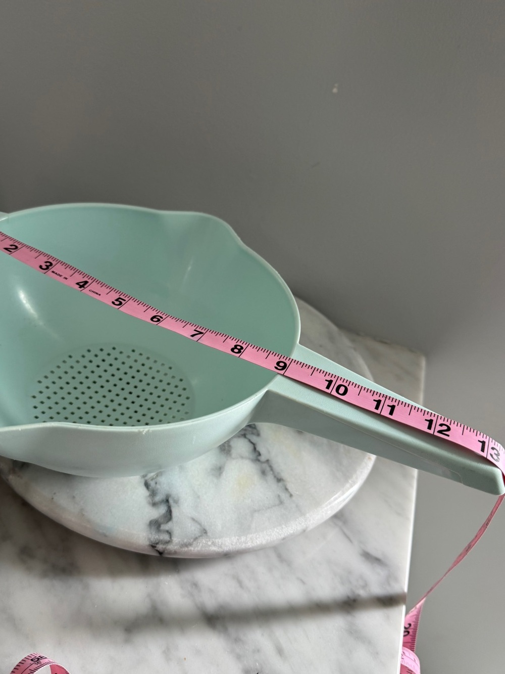 Vintage Tupperware Seafoam Colander Strainer with Handle 1523-4 - Picture 5 of 6